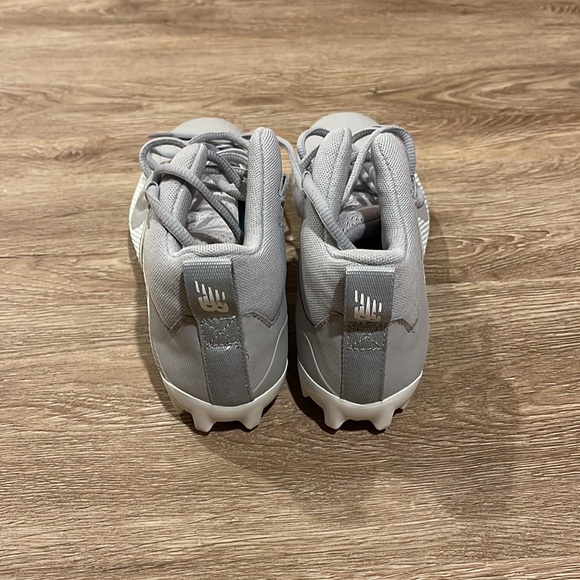 New Balance Women’s Lacrosse Cleats - Picture 2 of 4
